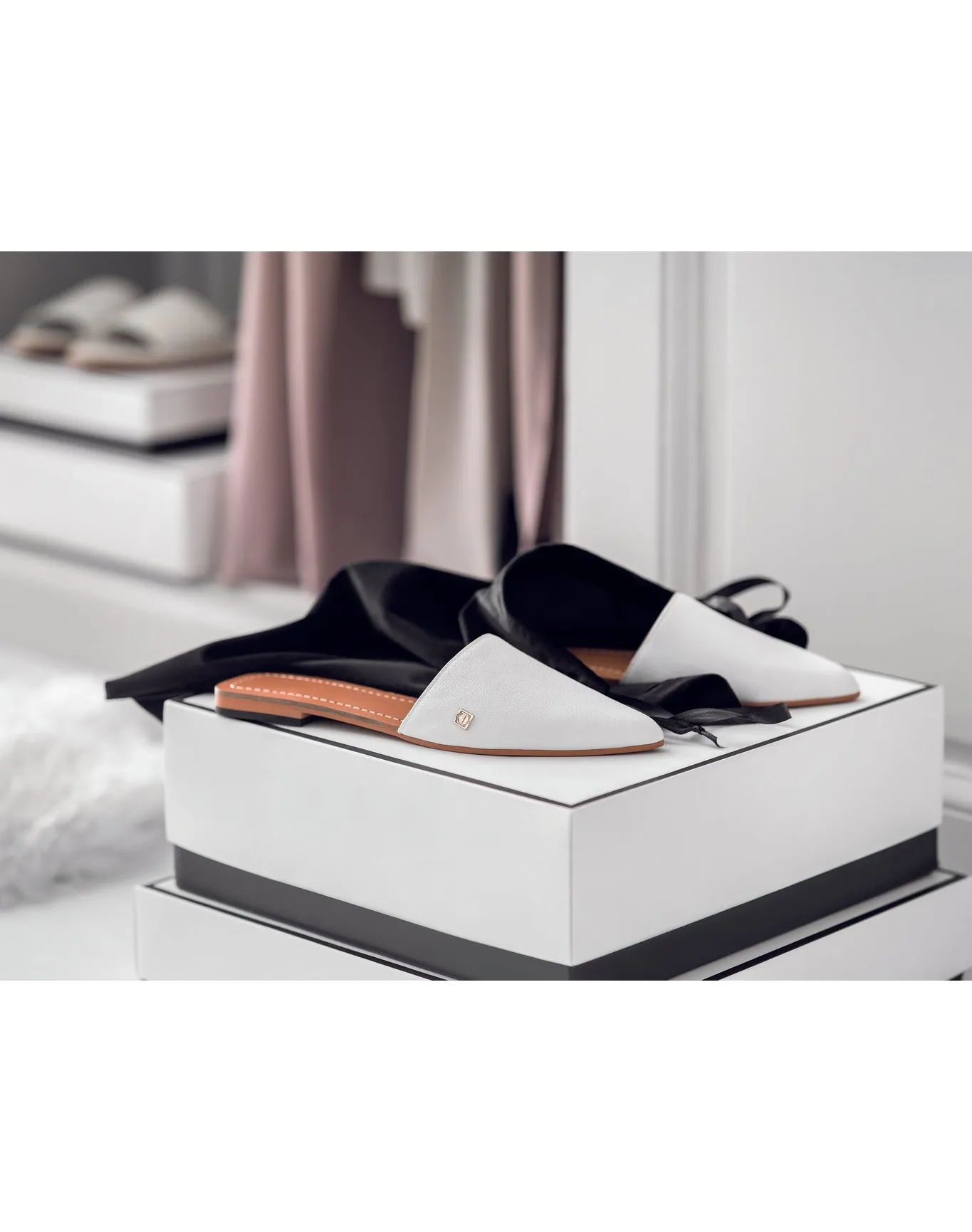 Grace Leather Slippers | White TOGAS