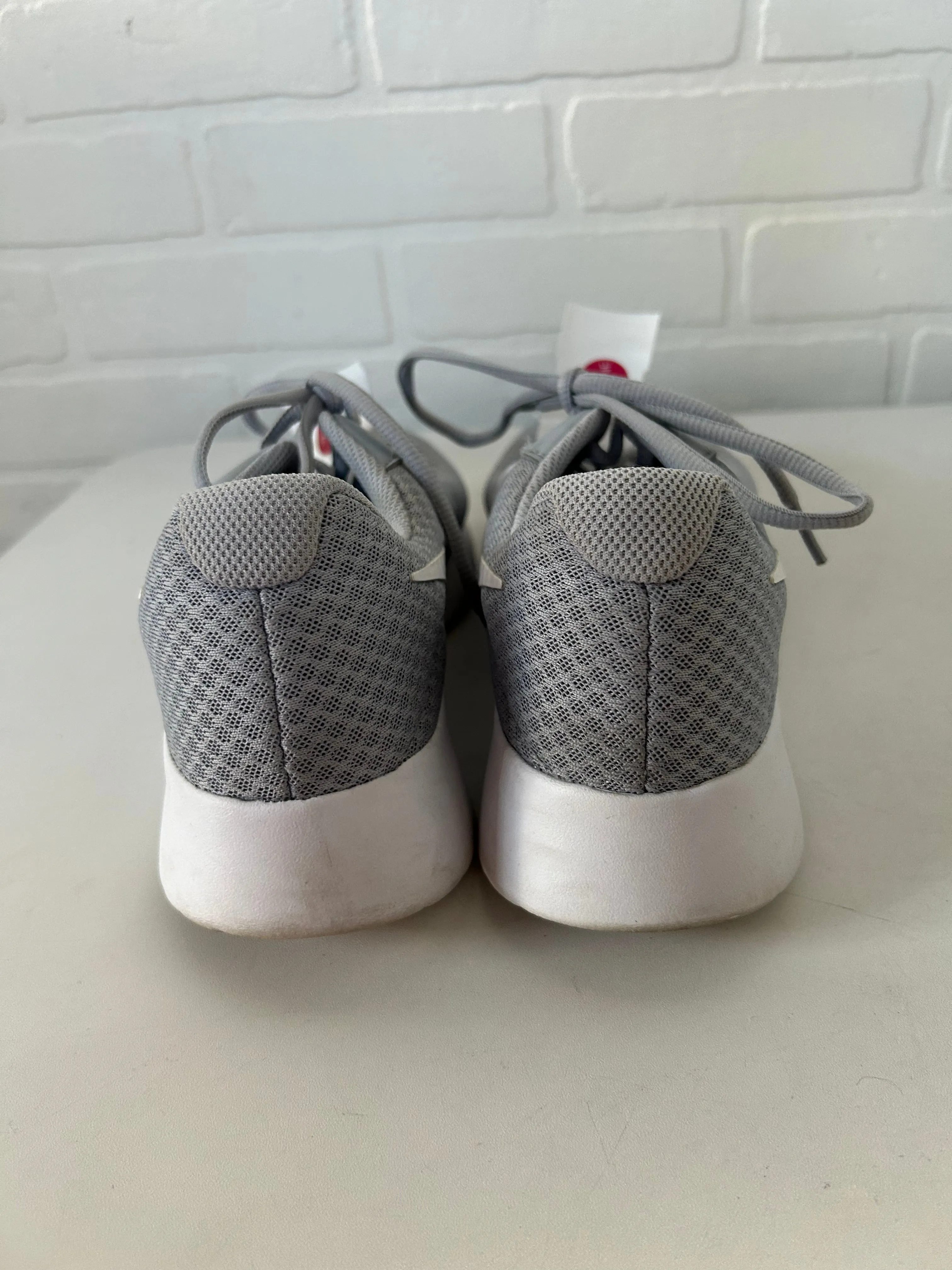 Shoes Athletic By Nike In Grey & White, Size: 9.5