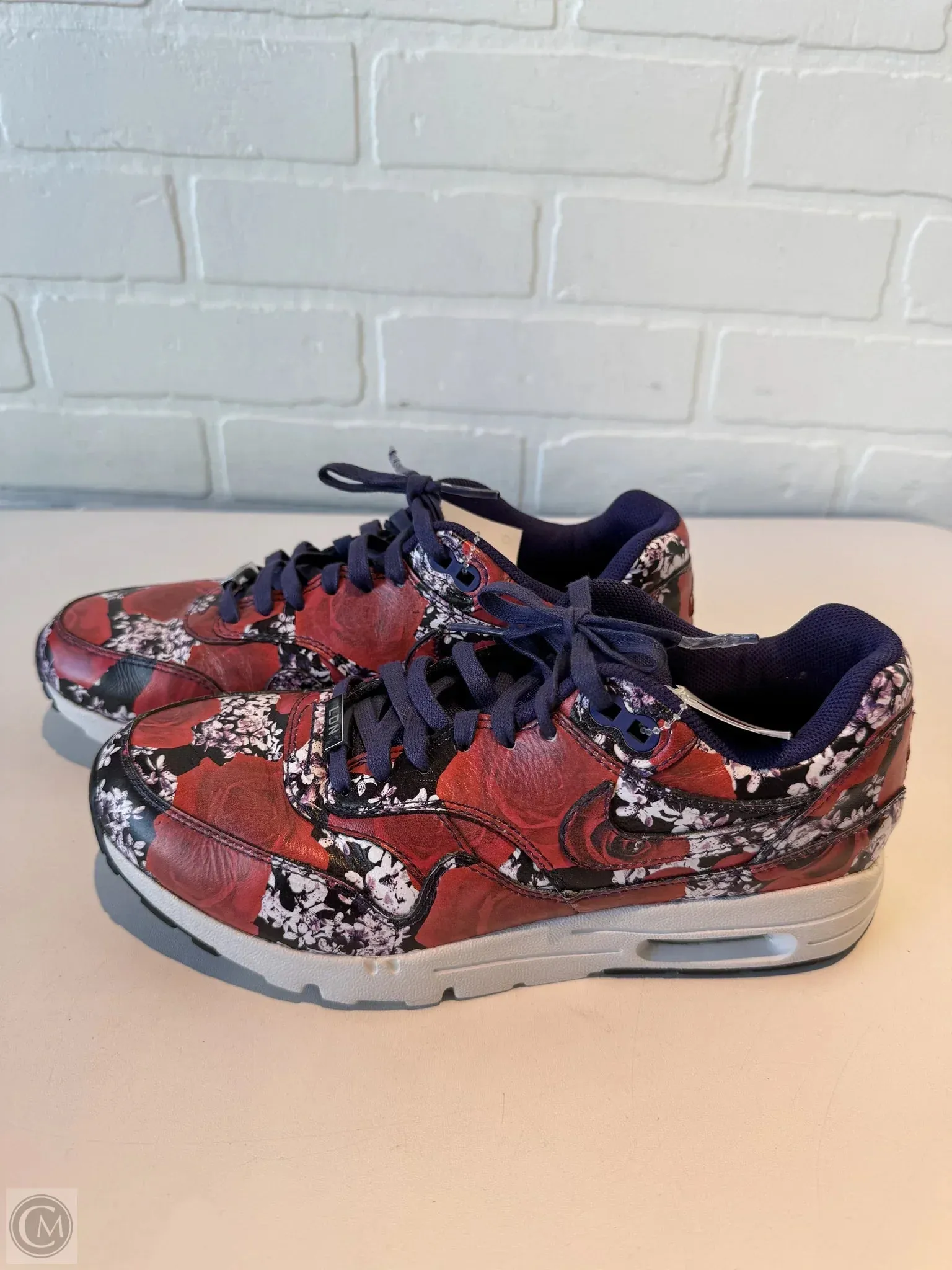 Shoes Athletic By Nike In Purple & Red, Size: 6