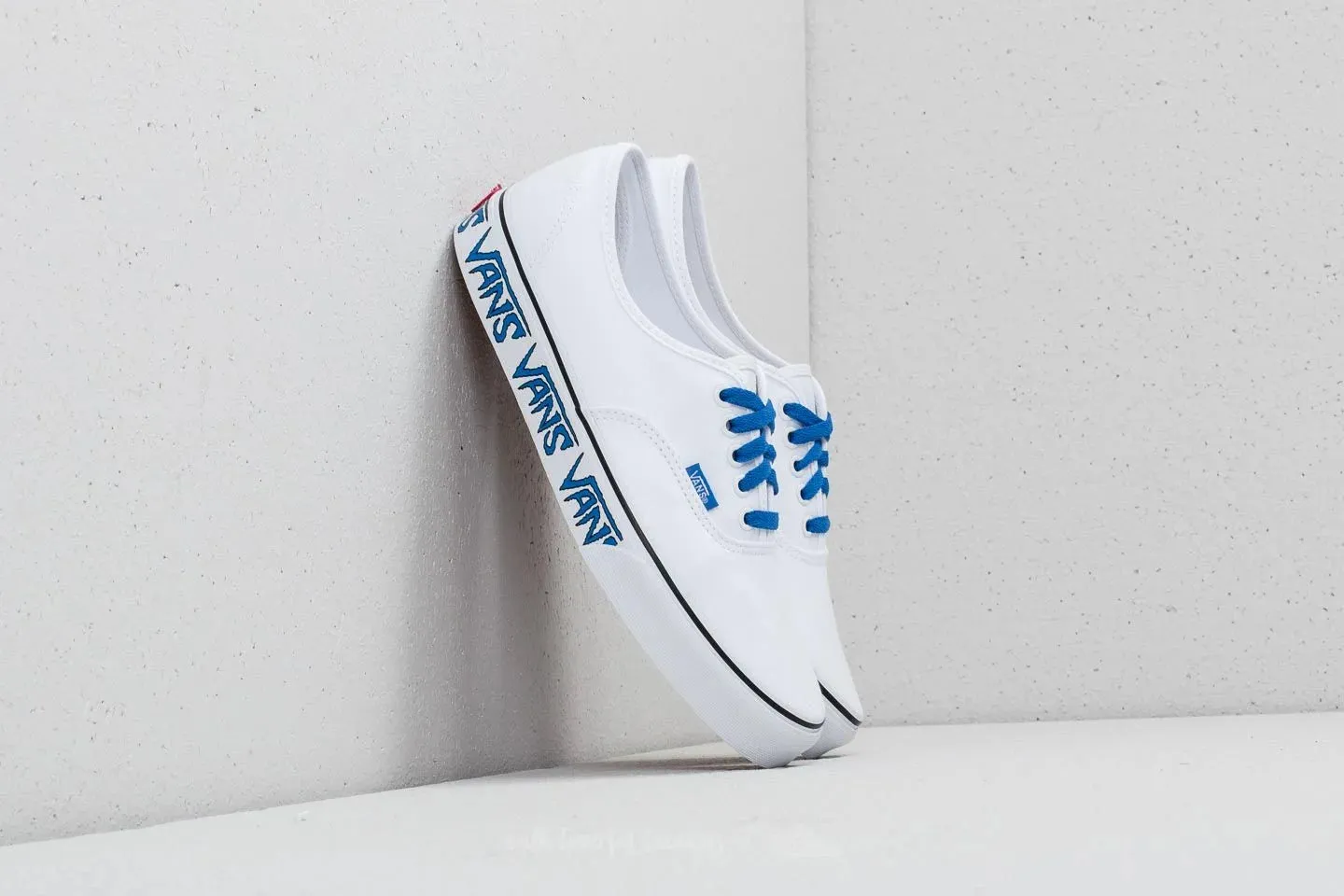UA AUTHENTIC